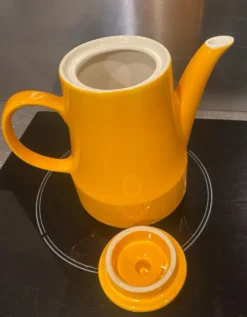 Théière vintage en céramique