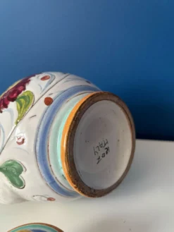 Théière vintage en céramique italienne peinte à la main