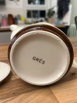 Théière vintage en grès à fleurs jaunes et blanches – années 60/70