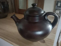 Théière vintage en terre cuite brune émaillée Jean Dubost