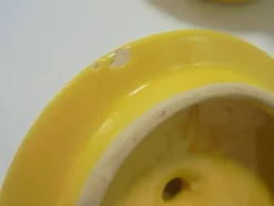 Théière vintage jaune