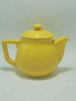 Théière vintage jaune
