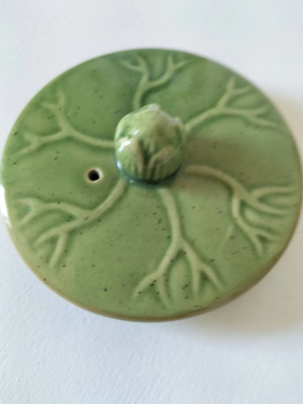Théière vintage verte à décor de lotus et anse en bambou
