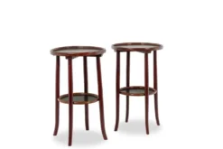 Thonet. Paire de guéridons à 2 plateaux en hêtre teinté. Années 1900.