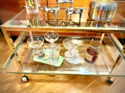Titre Desserte Hollywood Regency chrome & verre – années 70