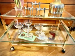 Titre Desserte Hollywood Regency chrome & verre – années 70
