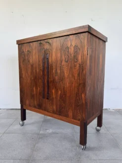 Torbjørn Afdal "Times" Bar Cabinet pour Bruksbo, Norvège, vers 1960.