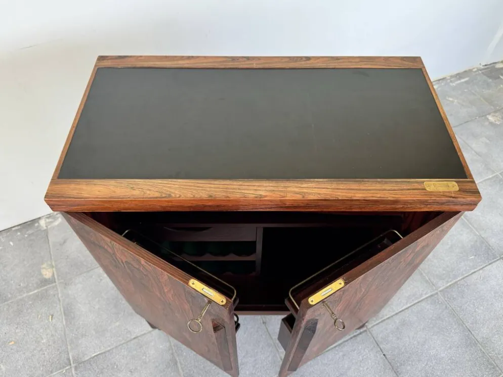 Torbjørn Afdal "Times" Bar Cabinet pour Bruksbo, Norvège, vers 1960.