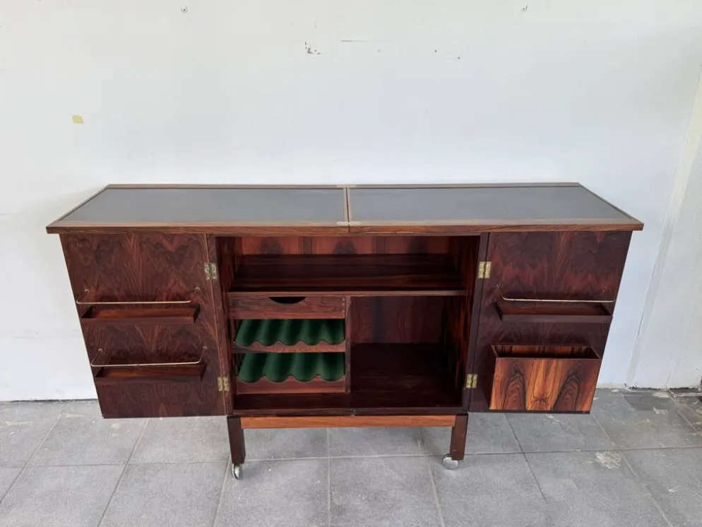 Torbjørn Afdal "Times" Bar Cabinet pour Bruksbo, Norvège, vers 1960.
