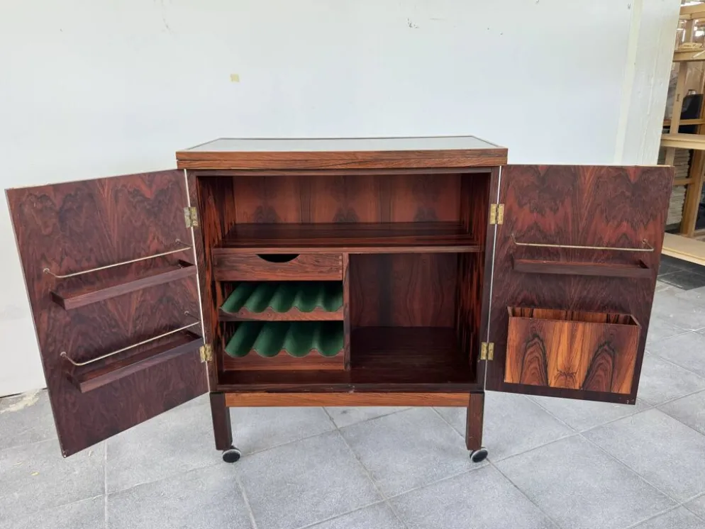 Torbjørn Afdal "Times" Bar Cabinet pour Bruksbo, Norvège, vers 1960.