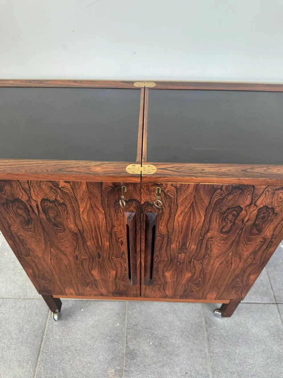 Torbjørn Afdal "Times" Bar Cabinet pour Bruksbo, Norvège, vers 1960.
