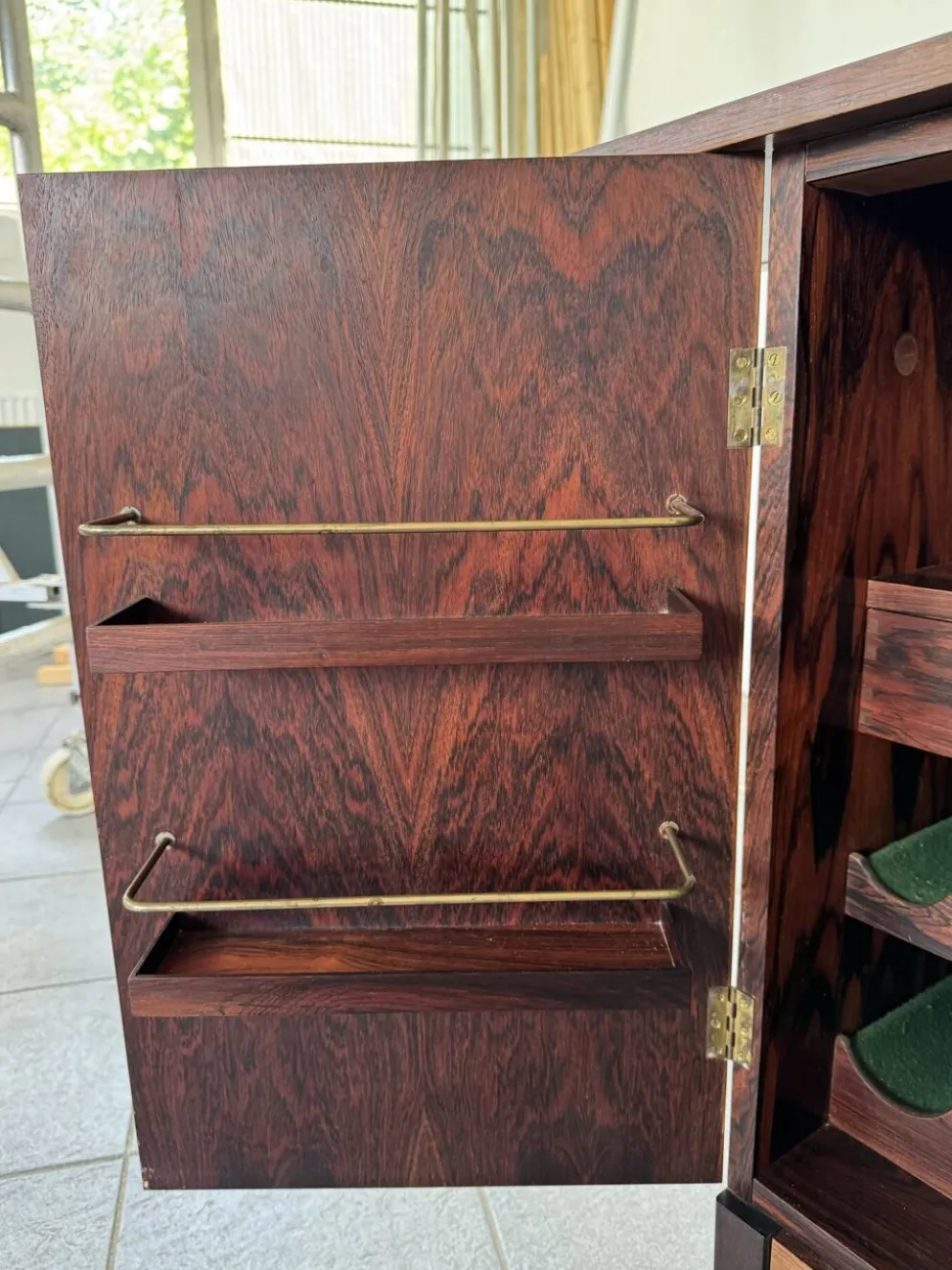 Torbjørn Afdal "Times" Bar Cabinet pour Bruksbo, Norvège, vers 1960.