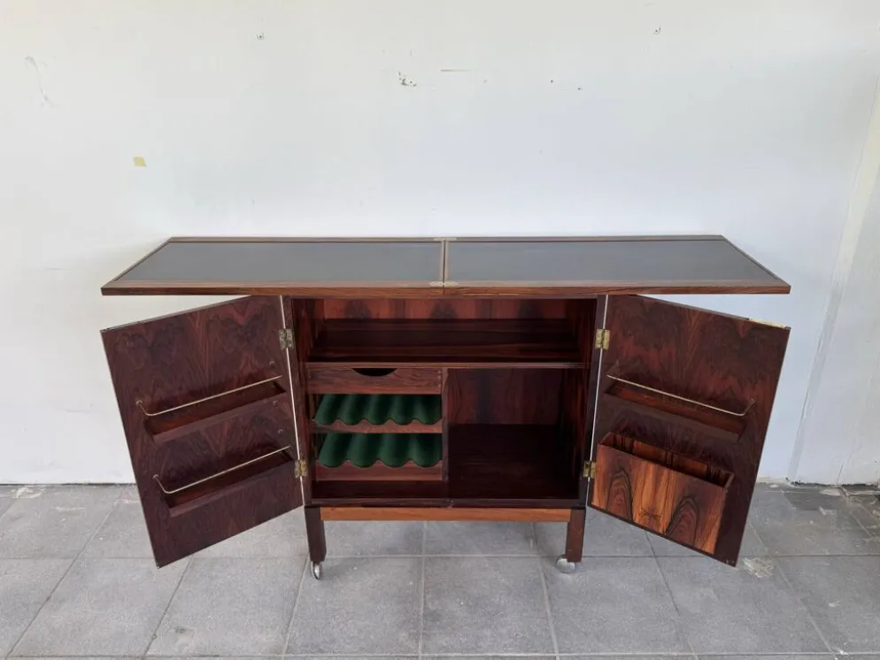 Torbjørn Afdal "Times" Bar Cabinet pour Bruksbo, Norvège, vers 1960.