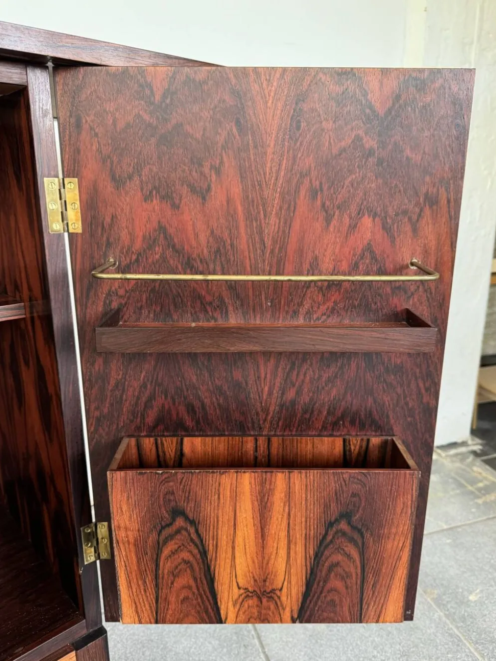 Torbjørn Afdal "Times" Bar Cabinet pour Bruksbo, Norvège, vers 1960.