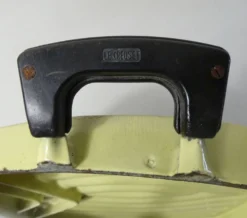 Tostador Le Creuset design Raymond Loewy