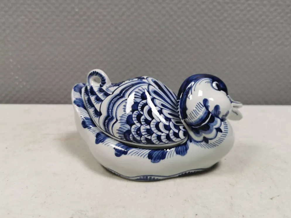 Tranquebar bonbonnière Duck, modèle 3043/1058, par Aluminia Danemark 1959
