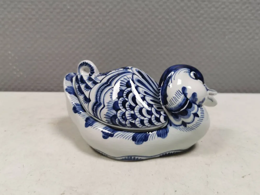 Tranquebar bonbonnière Duck, modèle 3043/1058, par Aluminia Danemark 1959