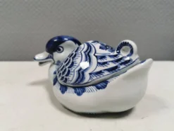 Tranquebar bonbonnière Duck, modèle 3043/1058, par Aluminia Danemark 1959