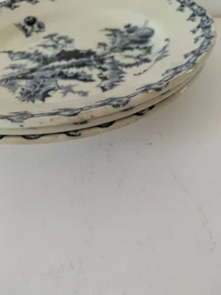 Trio d'assiettes creuses Gien – modèle Chardon bleu marine