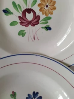 Trio d’assiettes creuses K&G Lunéville – modèle Chantilly peint main