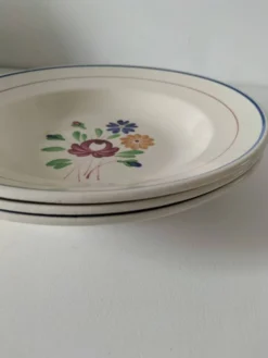 Trio d’assiettes creuses K&G Lunéville – modèle Chantilly peint main