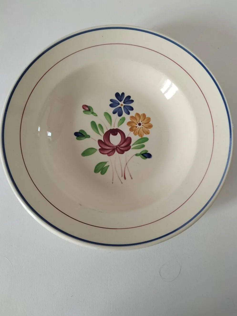 Trio d’assiettes creuses K&G Lunéville – modèle Chantilly peint main