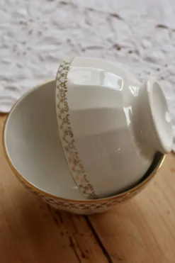 Trio de bols vintage à café au lait porcelaine blanche – Frise et liseré do