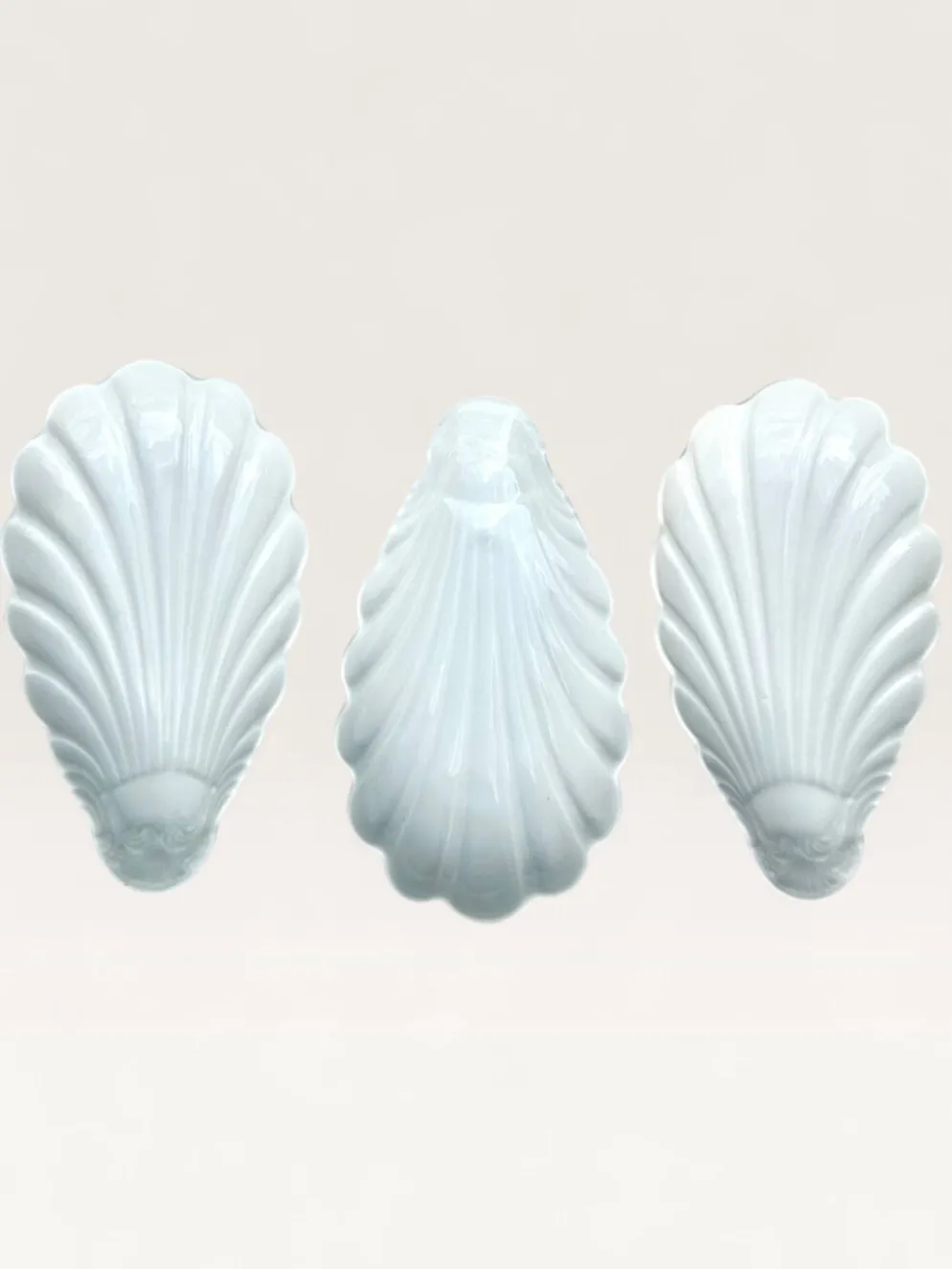 Trio de coupelles coquillage en porcelaine blanche Pillivuyt