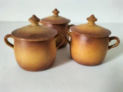 Trio de mini cocottes Pillivuyt en porcelaine – années 30-40