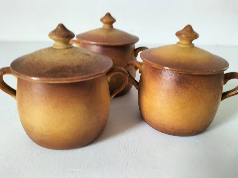 Trio de mini cocottes Pillivuyt en porcelaine – années 30-40