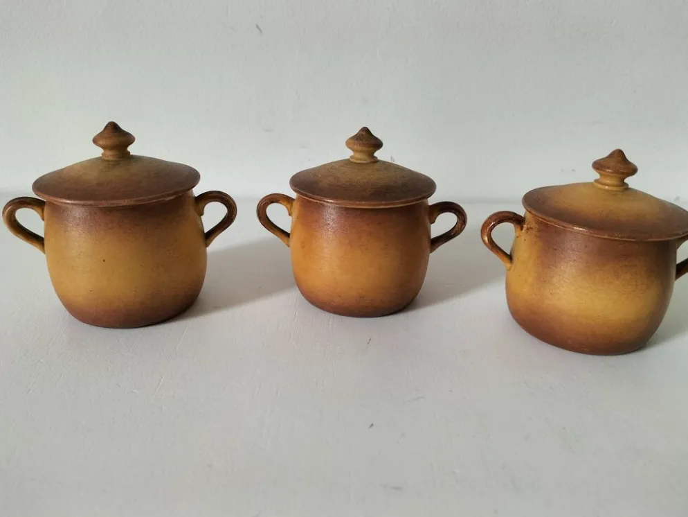 Trio de mini cocottes Pillivuyt en porcelaine – années 30-40