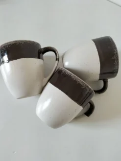 Trio de mugs bicolores grès émaillé esprit atelier café