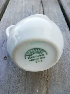 Trio de pot à lait en porcelaine blanche