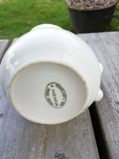 Trio de pot à lait en porcelaine blanche