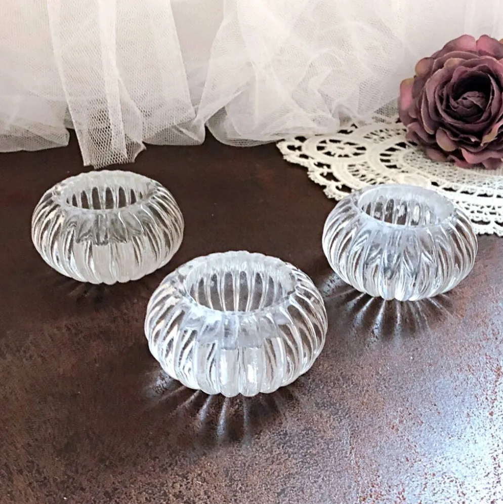 Trio de salières, poivrières, salerons en verre moulé