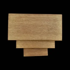 Trio de tables gigognes brutalistes en chêne massif – années 1960/70