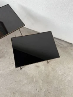 Trio de tables gigognes dans le goût de Jacques Adnet, années 50