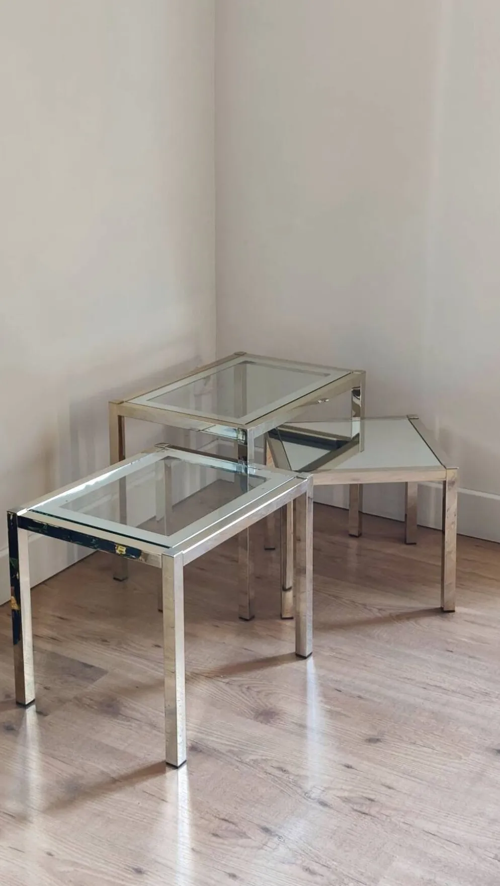 Trio de tables gigognes laiton entièrement restaurées
