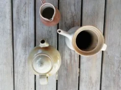 Trio de théières en grès artisanal