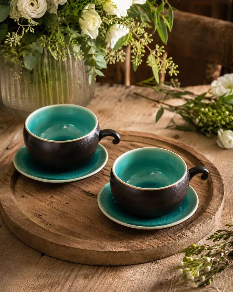 Trio tasses et soucoupes en céramique – émail turquoise craquelé