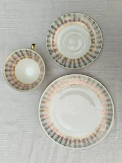 Trio à thé/café vintage Weissenstadt Bavaria, Motif géométrique pastel & or