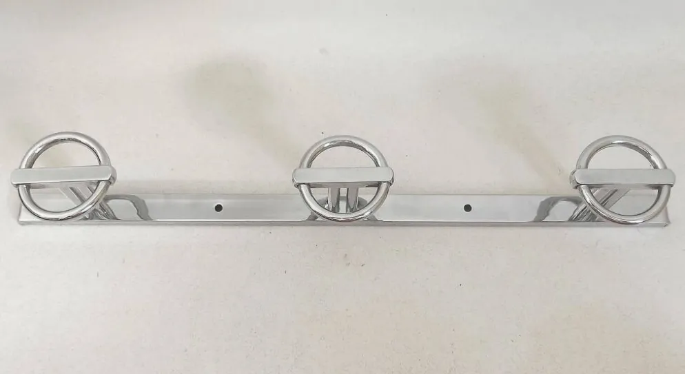 Triple patères Art Déco de Jean Royère Largeur 45 cm