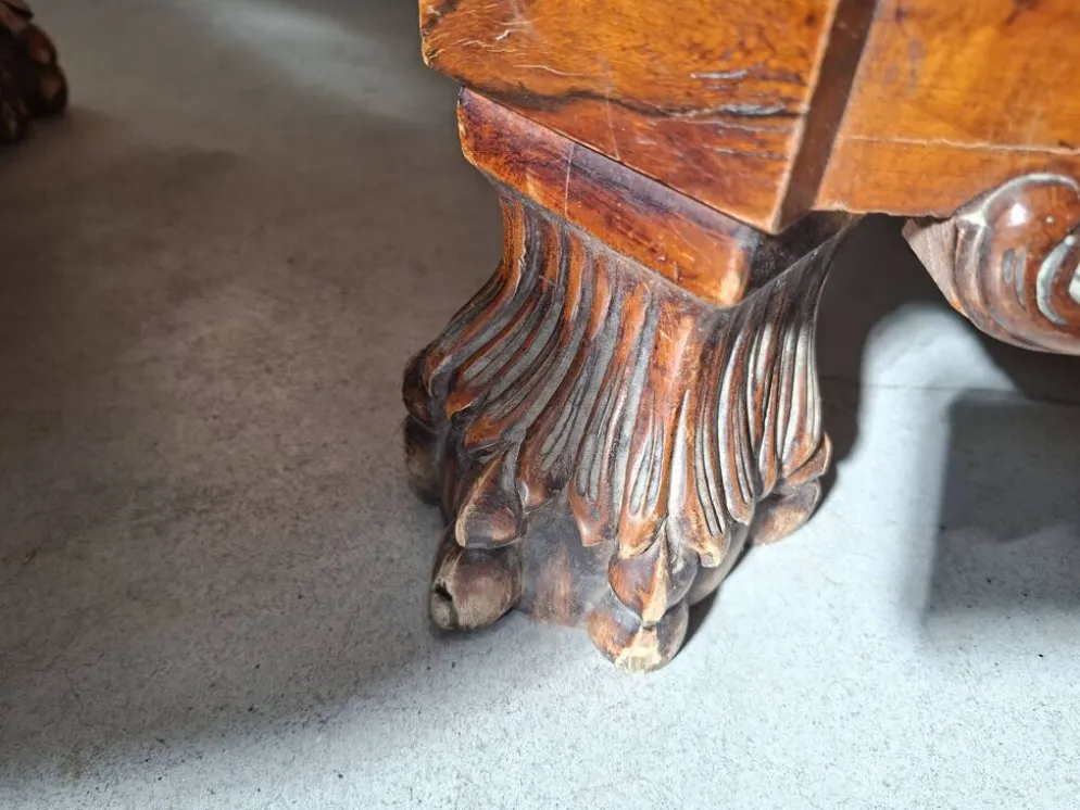 Trittico Baroque Néerlandais Années 20 – Coiffeuse et Paire de Chevets Marquetés