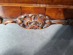 Trittico Baroque Néerlandais Années 20 – Coiffeuse et Paire de Chevets Marquetés
