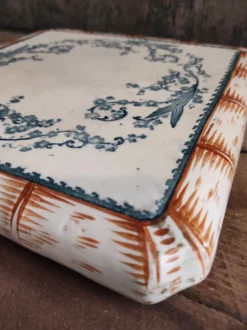 Trivet antique en porcelaine Français