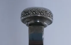 Trois patères laiton chrome aluminium début XXème