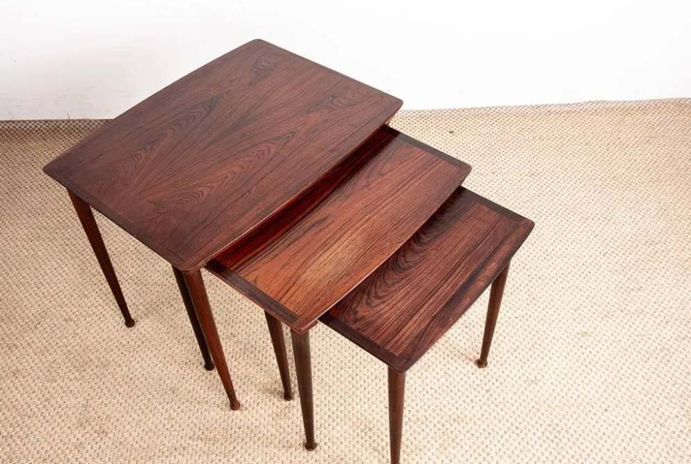 Trois tables Gigognes Danoise en Palissandre par Mobelintersia 1960.