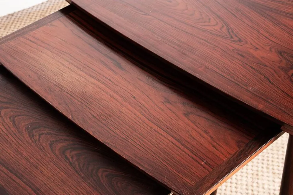 Trois tables Gigognes Danoise en Palissandre par Mobelintersia 1960.