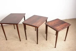 Trois tables Gigognes Danoise en Palissandre par Mobelintersia 1960.