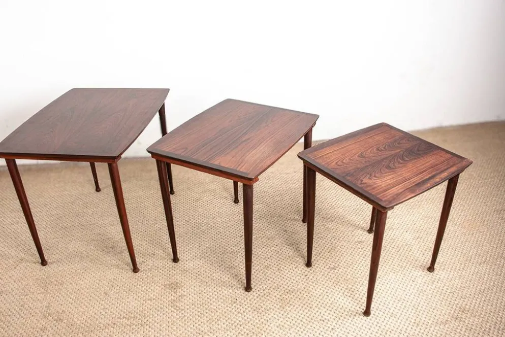 Trois tables Gigognes Danoise en Palissandre par Mobelintersia 1960.